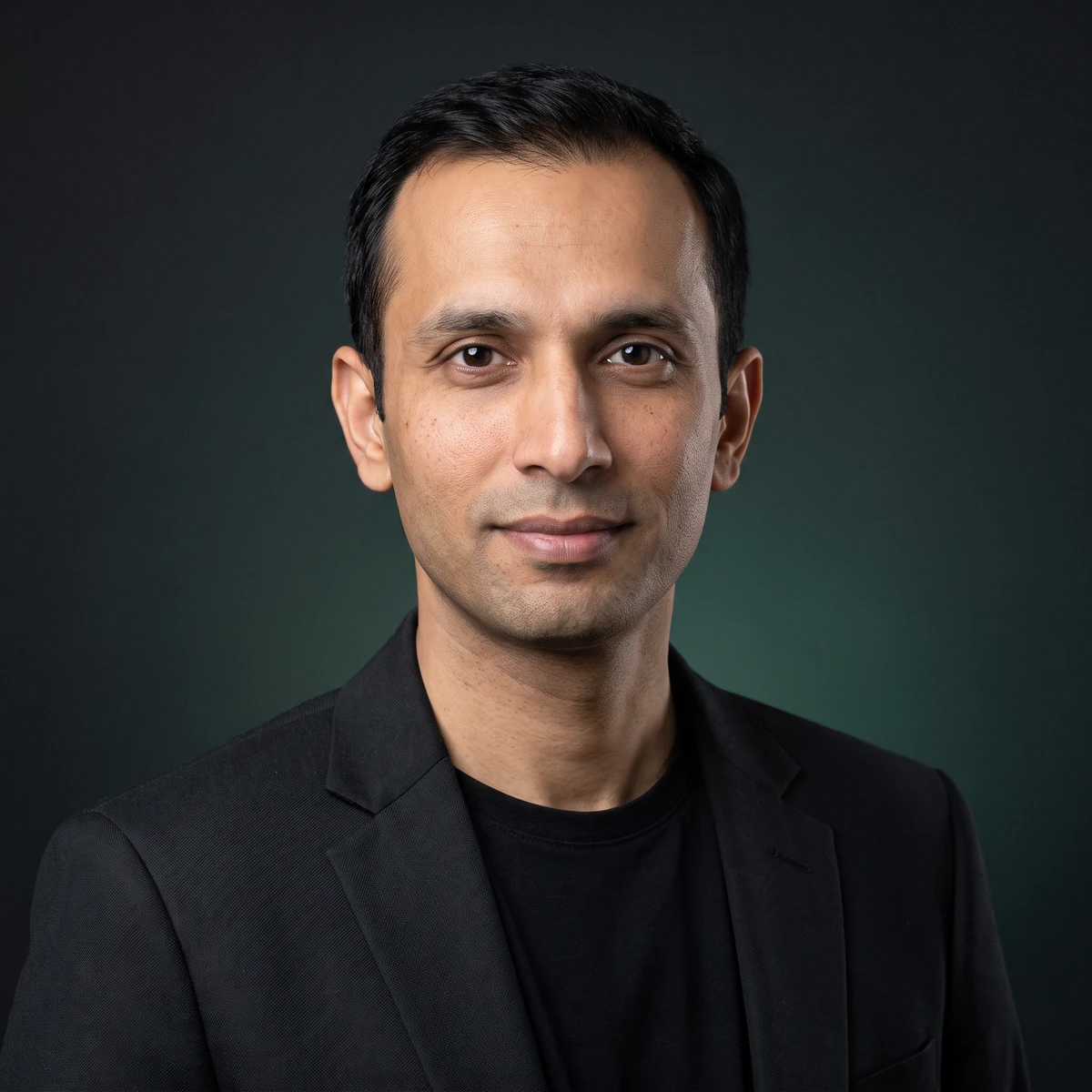Tariq · Accountant